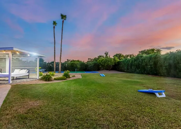 Sweetwater Estate Holiday home